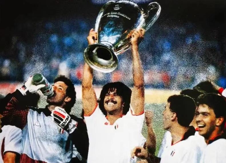 荷兰三剑客组合的威力有多大？可以这么说，如果论单兵球员的能力，范巴斯滕最多进世