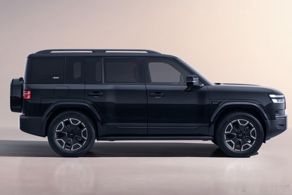 今晚7点，比亚迪深圳全球总部，方程豹钛7EV闪充版正式上市。预售22-25万区间