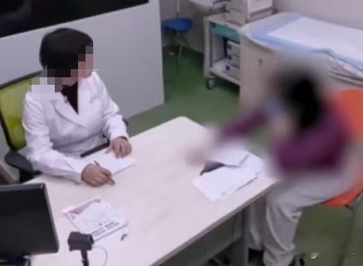 浙江，有个11岁的女孩，在网上认识了一个30多岁的男子，男子却说自己只有15岁，