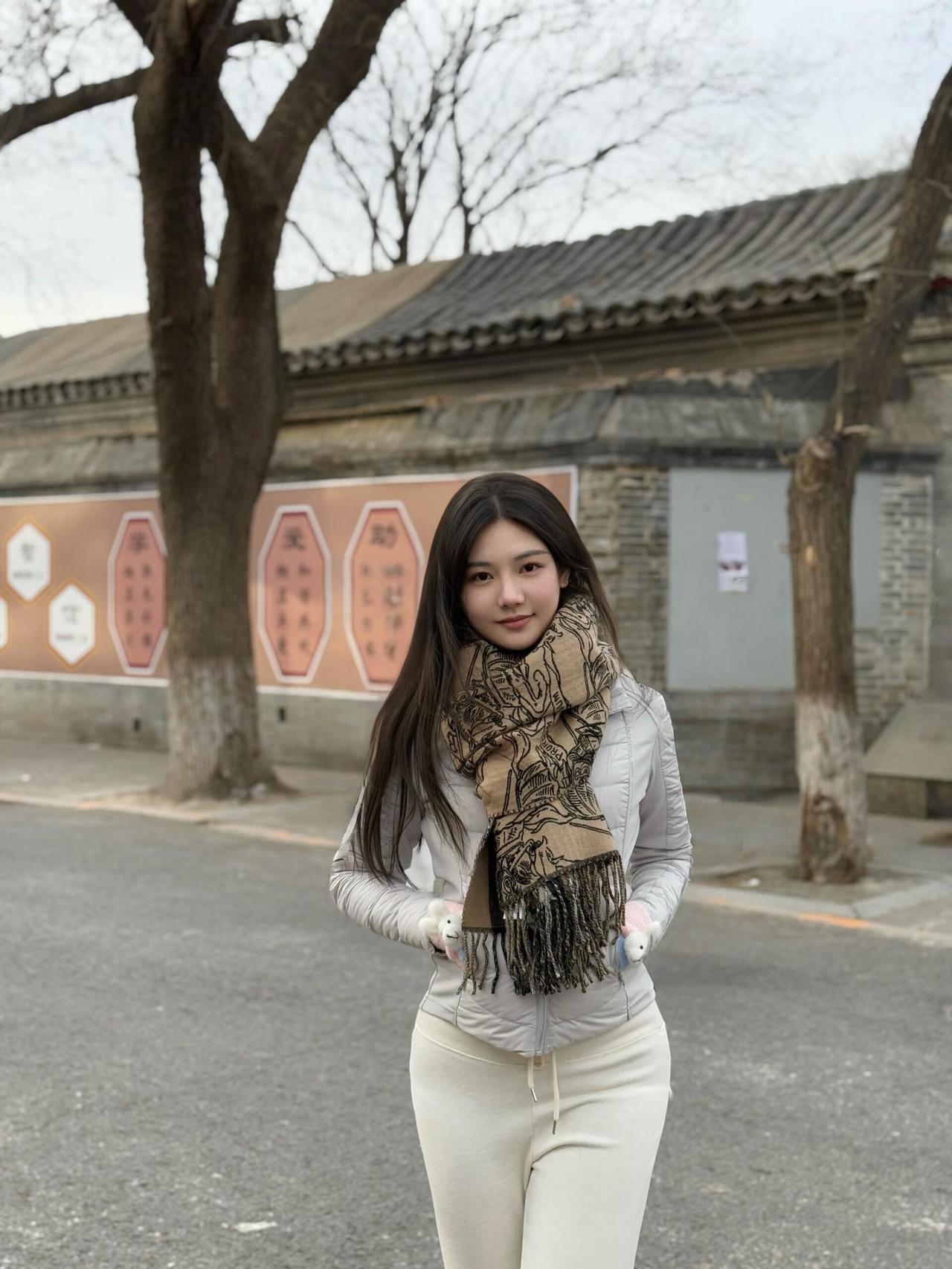 冬日漫步温暖围巾相伴自在悠然温柔系围巾温柔时尚穿搭