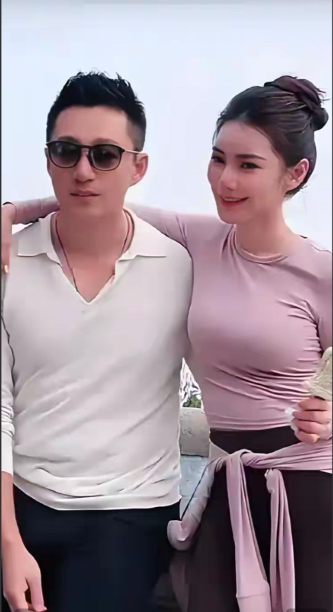 我心里头一直揣着个事儿，怎么想都想不明白。就说汪小菲第一次结婚吧，他选了大S（这