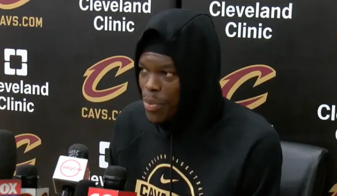 明日NBA季后赛，骑士（2）将对阵猛龙（0）。骑士球员丹尼斯-施罗德接受了记者