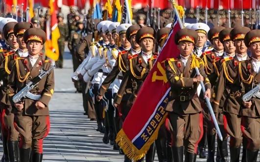 为啥中国自己拥有核武器，却坚决反对朝鲜研究核武器？说句不好听的，朝鲜搞核武不是为