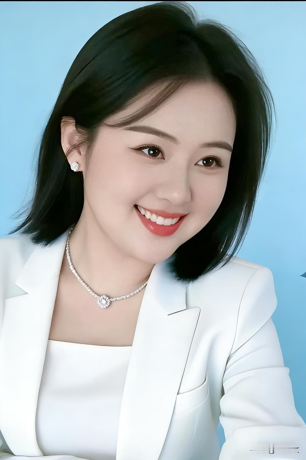 美女温柔、大方、正直、善良，绝对是贤妻良母，谁娶到谁有福气。