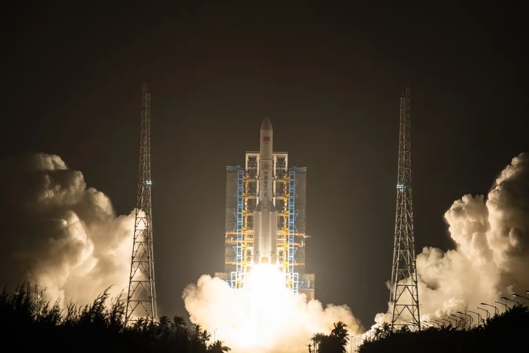 夜焰🔥!【航天长五火箭发射成功送通信技术试验卫星二十号入轨】10月23日2