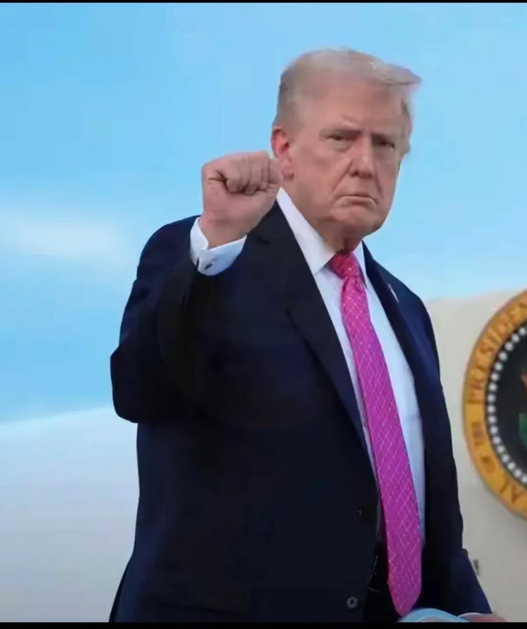 美元仍是全球第一储备货币，占外汇储备超56%，贸易结算占比高，虽去美元化提速但短