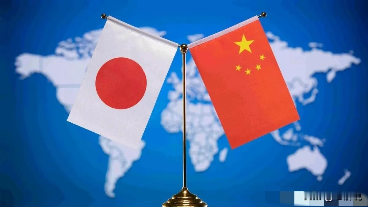 日本前首相鸠山由纪夫再次出来讲话了！11月20日，鸠山由纪夫表示，一位领导人发表