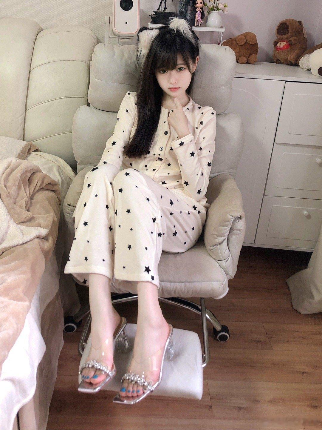 回家告诉你妈妈有个齐刘海的妹妹想给你一个家​​​