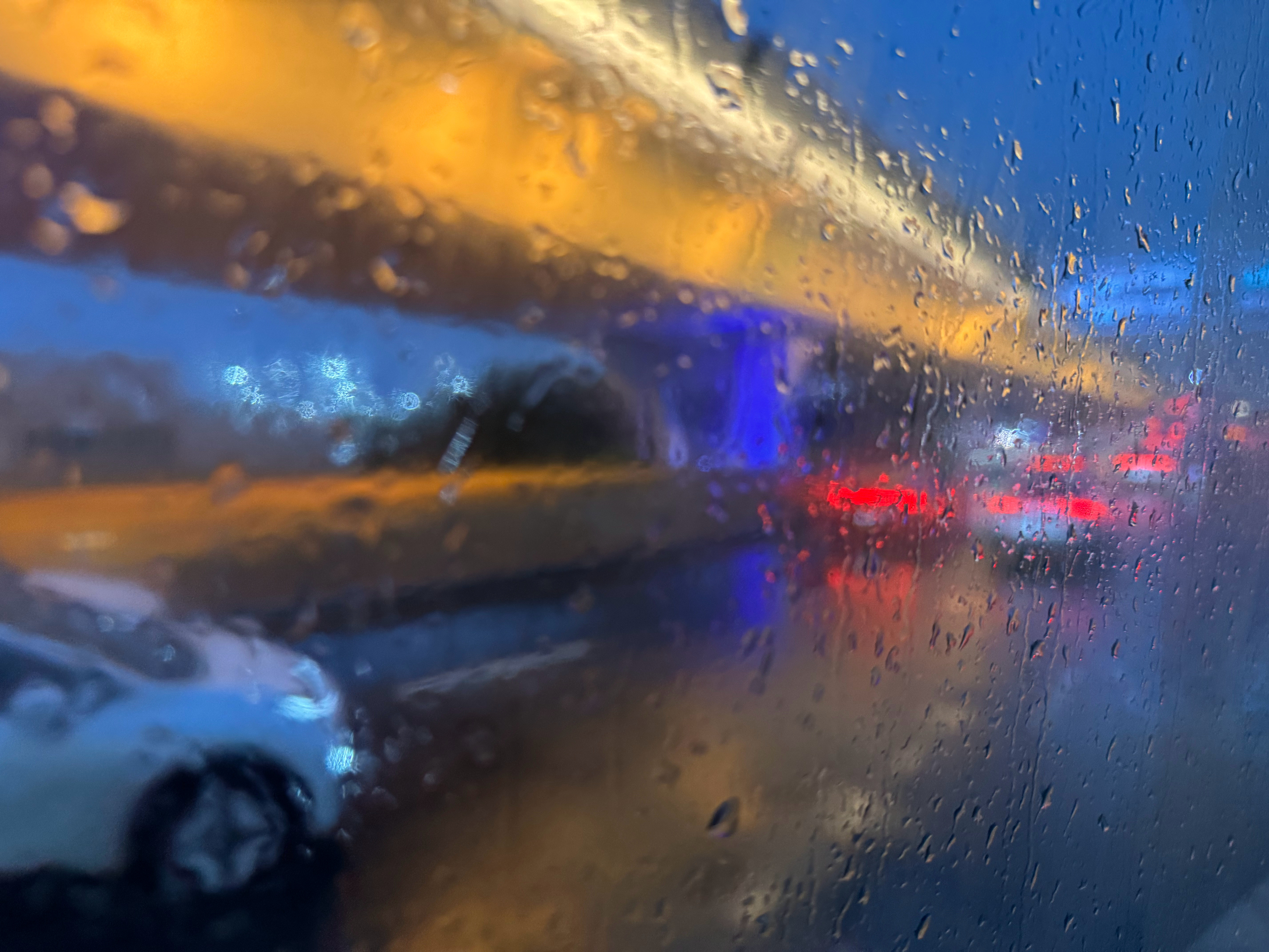 闪现！春天来了，躲开了北京的雪，没躲开深圳的雨，接下来就是大家熟悉的，要跟着雨跑