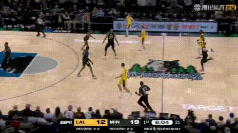 还能培养？克内克特15分：上半场爆发2度暴扣！在里夫斯被严防的情况下，他首节就