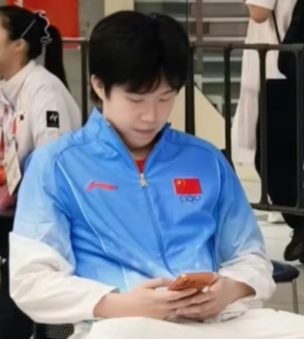 乖乖的宝宝~#王楚钦#​