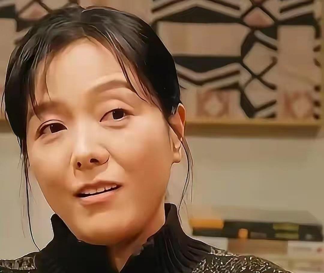 48岁就掉发掉到满屋子假发片，杨乐乐这状态，当妈的看了谁不心里咯噔一下？她说家里