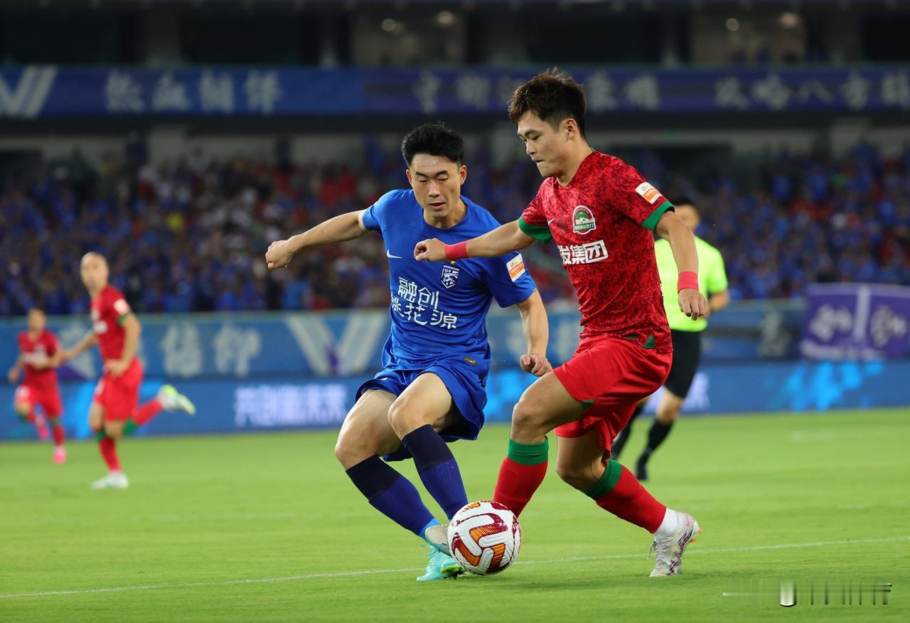 谁能想到，作为中超联赛的升班马，云南玉昆今年能收获中超联赛第八！成绩应该是可圈可