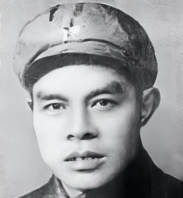 1933年11月，乐少华接任红七军团政委，成为参谋长粟裕的上级。他坚决执行“左”