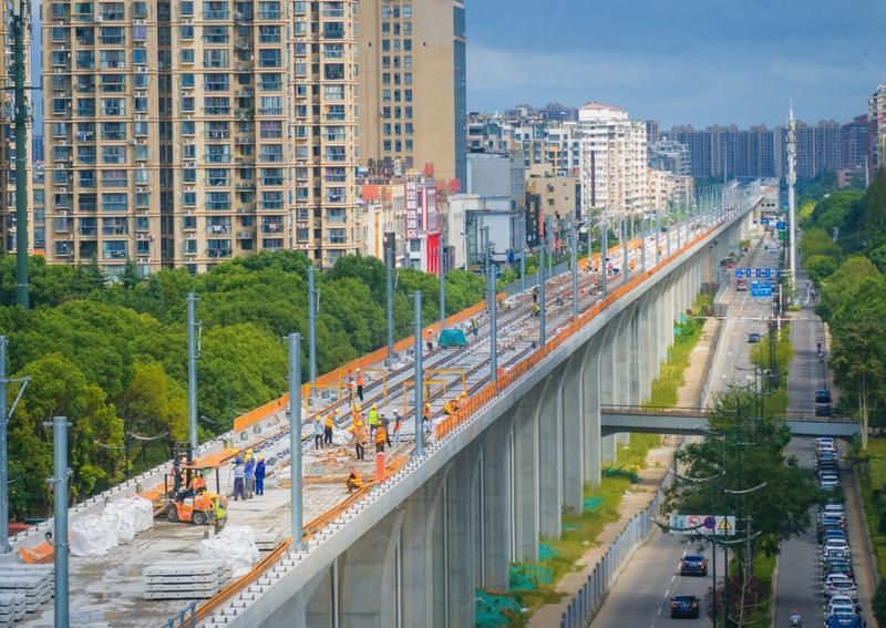 网友说宁马城际正式通车冲刺中听说网友说宁马城际正式通车在冲刺中，进度是一日千里