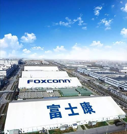 根基丢不得！富士康崩得太突然！曾经郭台铭绝对没料到，以前大陆工厂灯火通明的代工巨