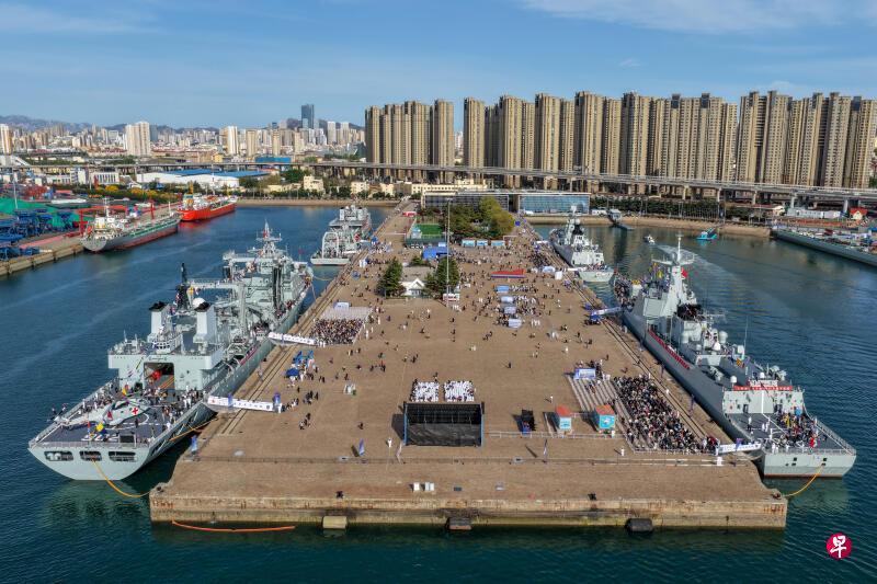 新加坡联合早报报道，4月23日是中国人民解放军海军成立77周年纪念日，台湾媒体罕