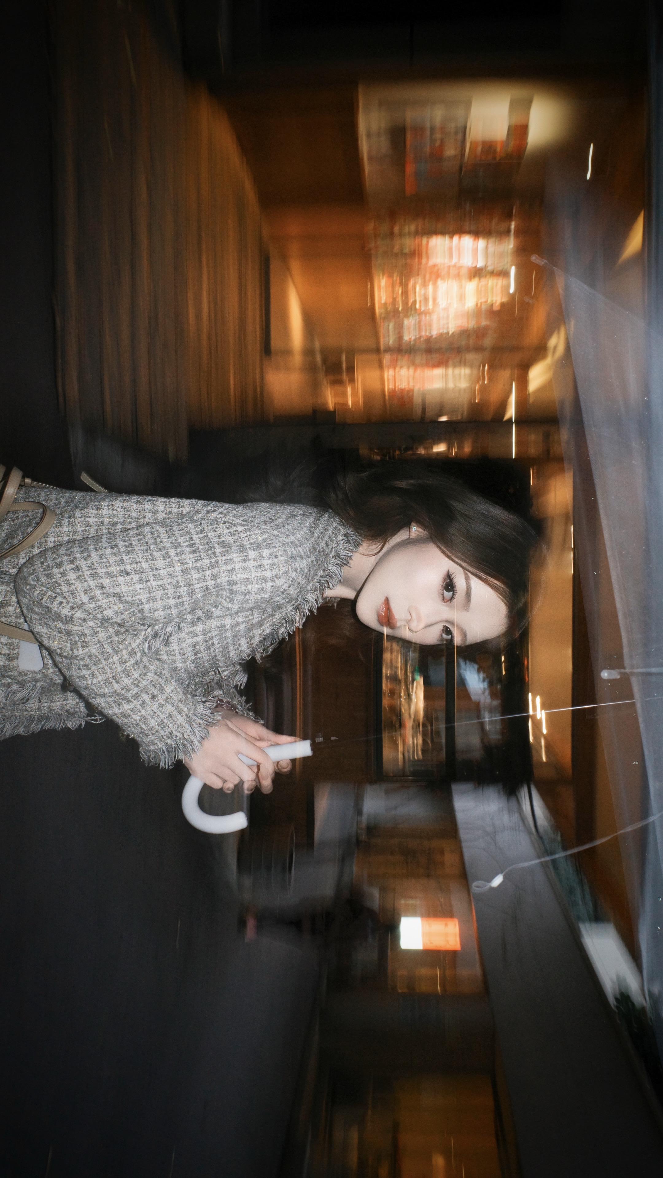 理光GR3HDF+闪光灯+慢门=街头感。前段时间看了慢门摄影后想着能不...