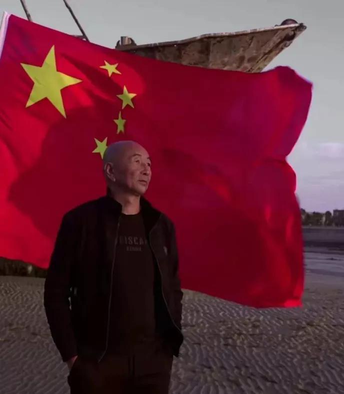 老爷子当年若没有那惊人一撞，凭自己的家产也能富甲一方；可是有了那惊天一撞，