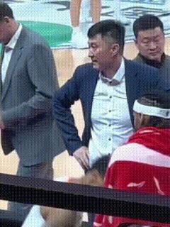 止步四强！杜锋淘汰也会有三点感悟，悔不当初，朱芳雨无言以对。一、徐昕不该走看