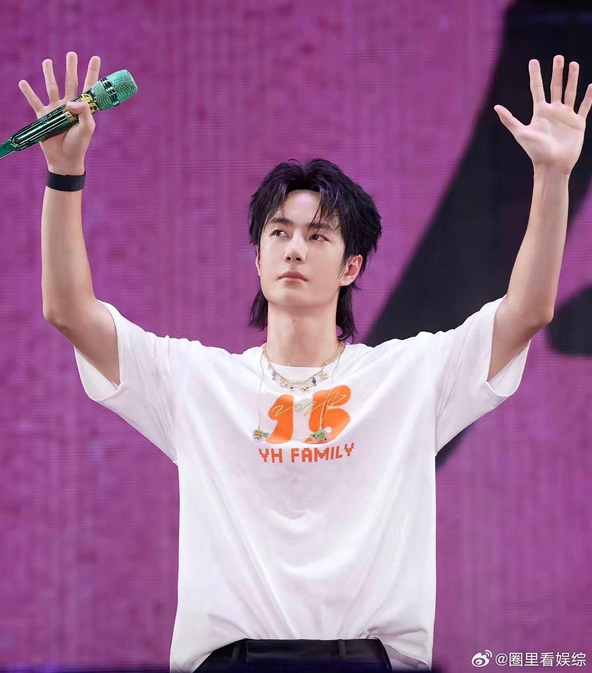 乐高这次走了一步极好的棋！没错，它选了王一博做品牌代言人，这一波可以说是稳赚不赔
