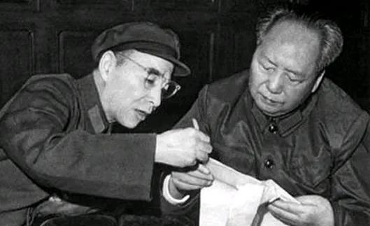 论林彪的功与过林彪，这位中国历史上极具争议的军事与政治人物，既是新中国的开国元