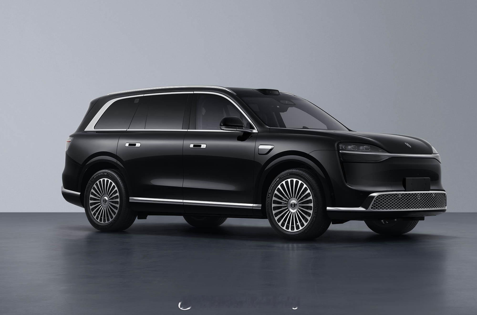 这个月申报的新问界M9整备质量上升了很多。纯电版相比老款最高涨了450公斤增程版