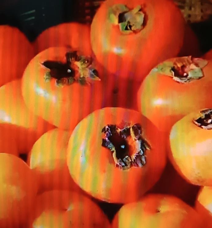 现在医生发现有些食物对慢性病有益，像甘蔗和羊肉。一到冬天，甘蔗随处可见。中医里