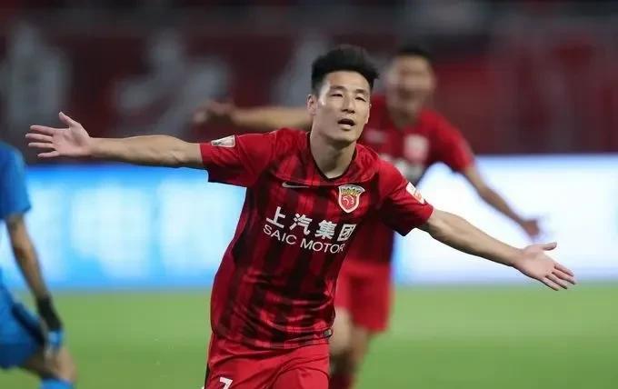 不理解就对了这个知什么名的人，不也不理解海港为何引进奥斯卡嘛，瞎扯没什么意义。