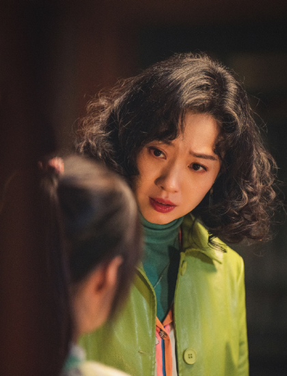 王佳佳演技真的被严重低估！《老舅》里情感戏分寸感绝了，舅妈下线名场面直接看哭，生