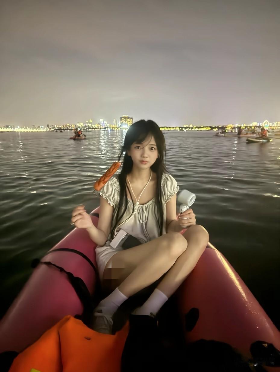 这么可爱，一定要穿好救生衣！