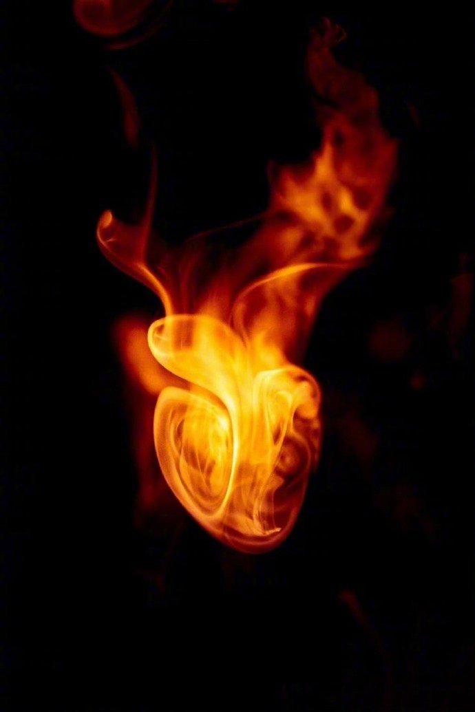 真正让一个人崩溃的，并非某件事，而是他解读这件事所使用的内心语言。人类把自己解读