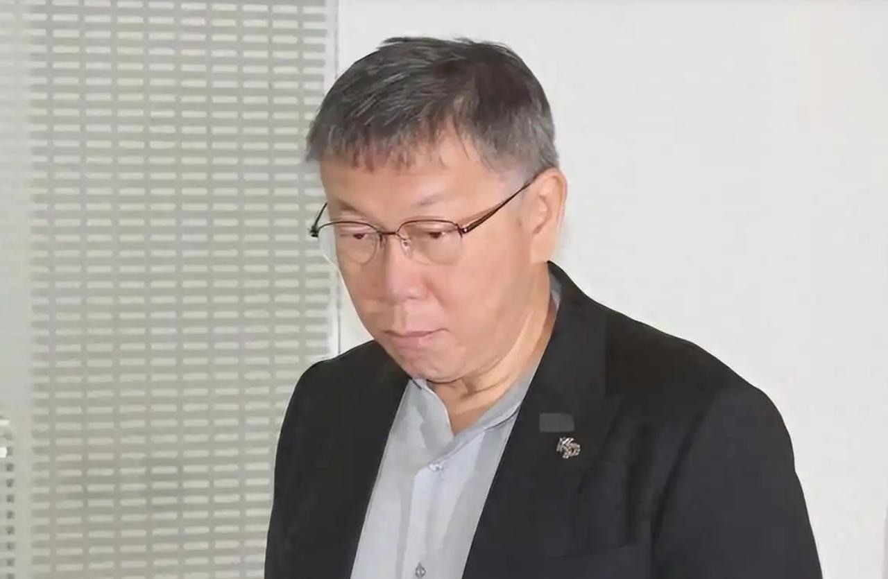 柯文哲：不会逃亡，不会让民进党得逞！5月20日，台北法院内，柯文哲坚定地