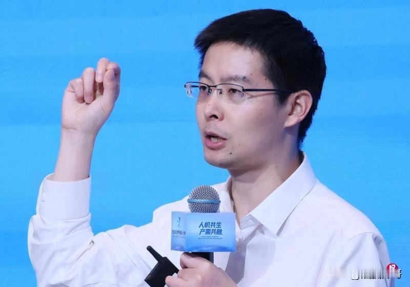 让资本市场等等技术：人形机器人赛道产业还在爬坡，资本已经提前冲刺。1.产业