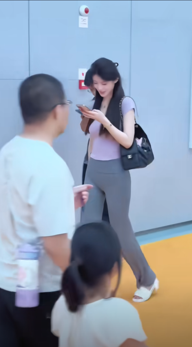 我这也算是见过明星啦！！！