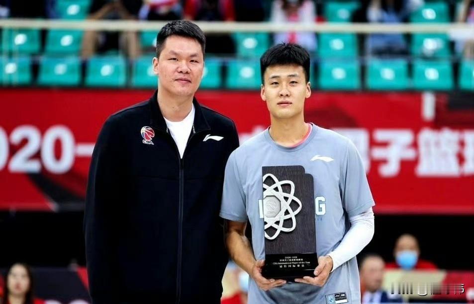 回来挺难的了！朱芳雨谈赵睿：“很多球迷都在问我，赵睿未来还会不会回到广东队？
