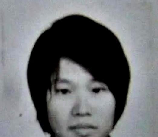 我跟你说个事儿，你可能觉得我在吹牛。重庆九龙坡区的皮鞋厂里，“刘哥”正把钢钉