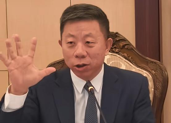 公然歧视扣押中国工人、战机擅闯黄岩岛领空、拉拢域外势力搅局南海，面对菲方屡破底线