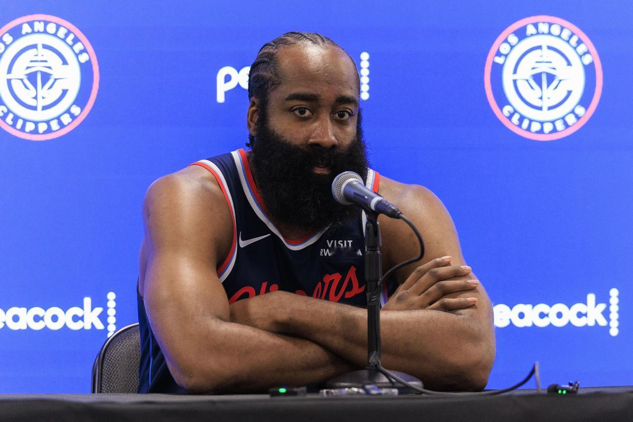 威少符合你上面说的条件，运动能力强，防守态度好，想必威少肯定是防守悍将吧，至于没