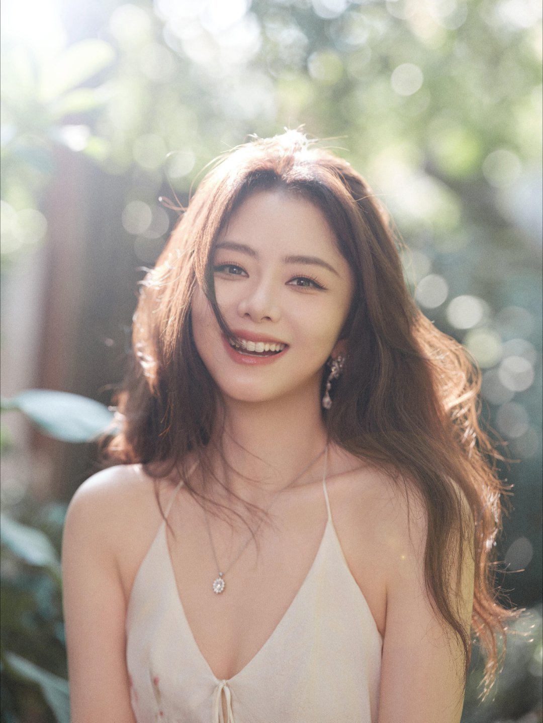 谭松韵好美好香自带清甜氛围感，软乎乎的甜感浑然天成。甜不起来的建议找谭松韵报私