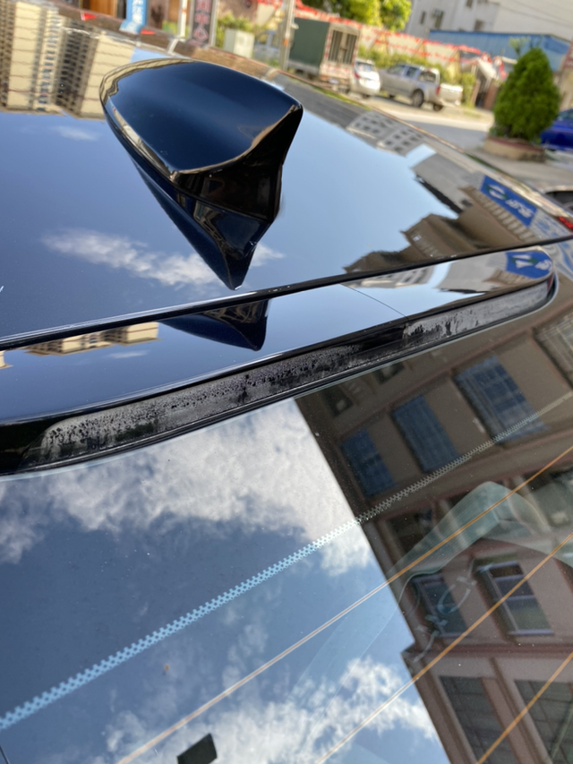 别克君威刹车灯漏水21款别克君威，21年落地，现在快3年了。之前一直听说君威高