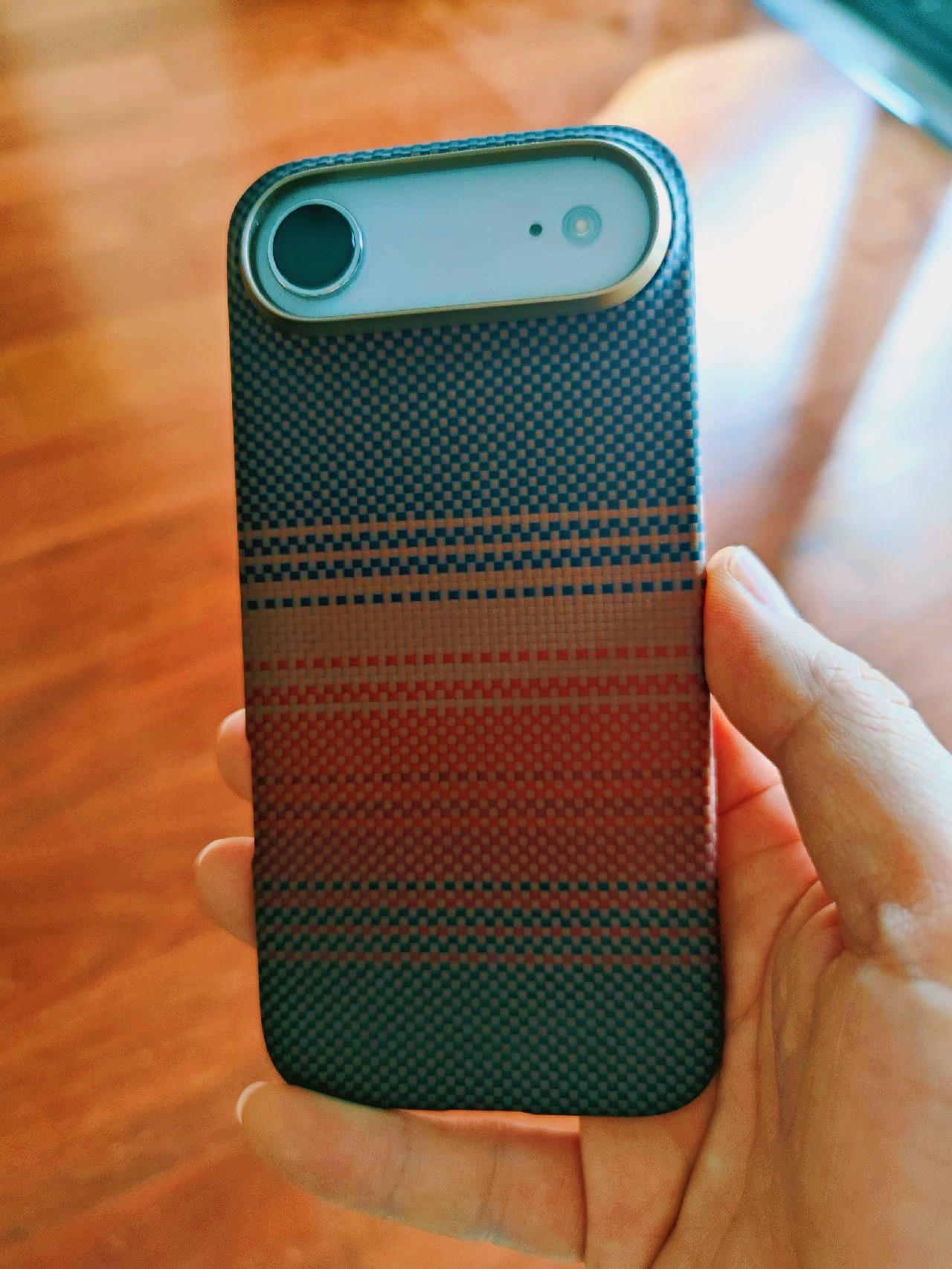 听说iPhoneAir只要5499就能买到256G的了，我花了9999元买的5