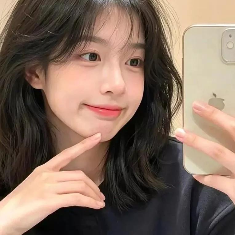 元气满满的一天，从微笑开始！少女感笑容元气满满的微笑萌萌哒笑容微笑早安我