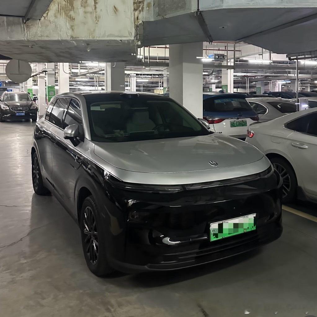 好家伙！迈巴跑！谁教你这么改的，直接搞出了理想L3的气势走理想的路，让理想无路可