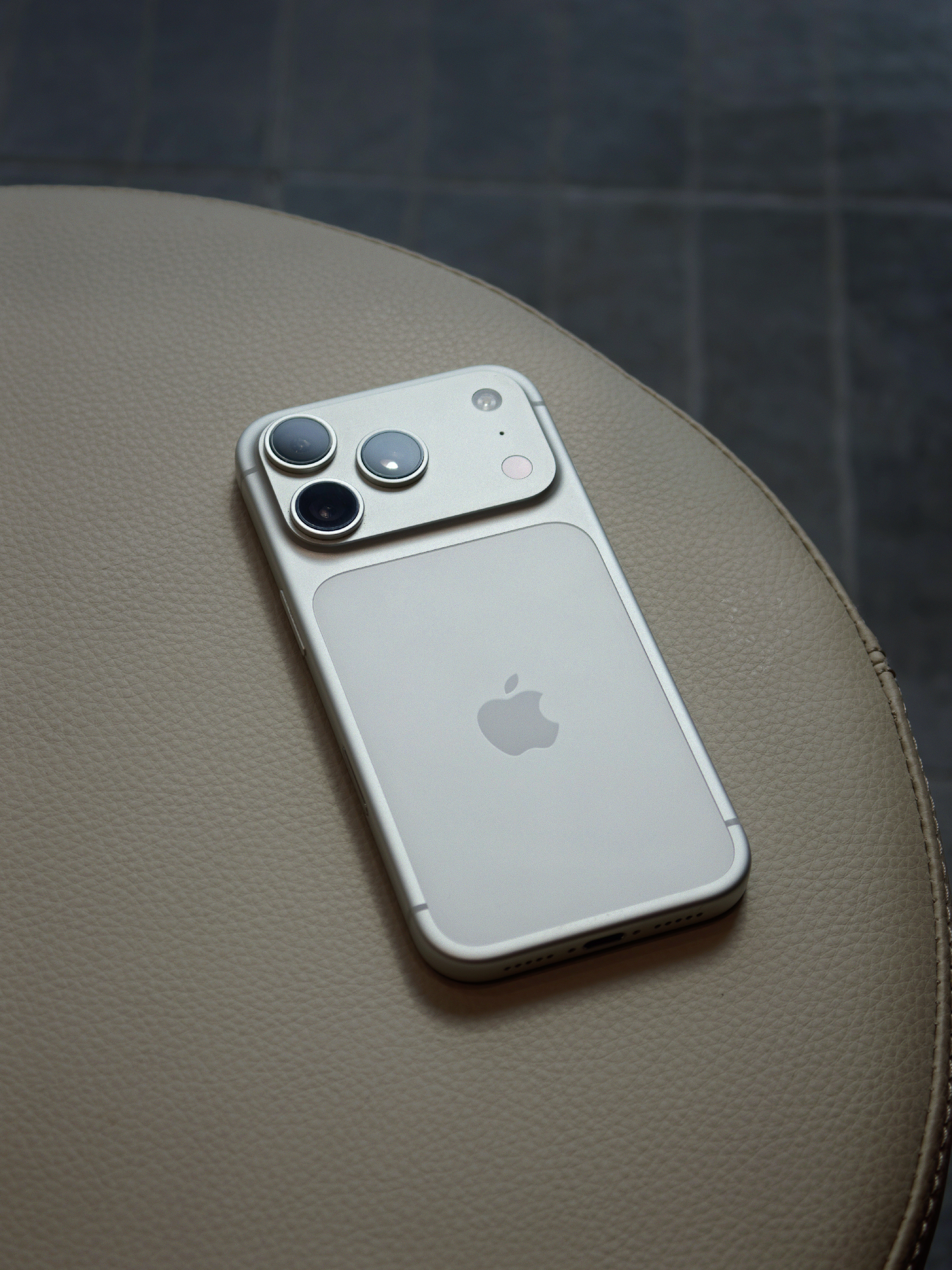 当初iPhone17Pro刚上市的时候大家都在说它丑。现在大家还这么认为吗？