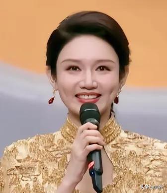37岁龙洋为什么不结婚？原因很简单不是没人喜欢她，也不是因为她不好看，而是因为