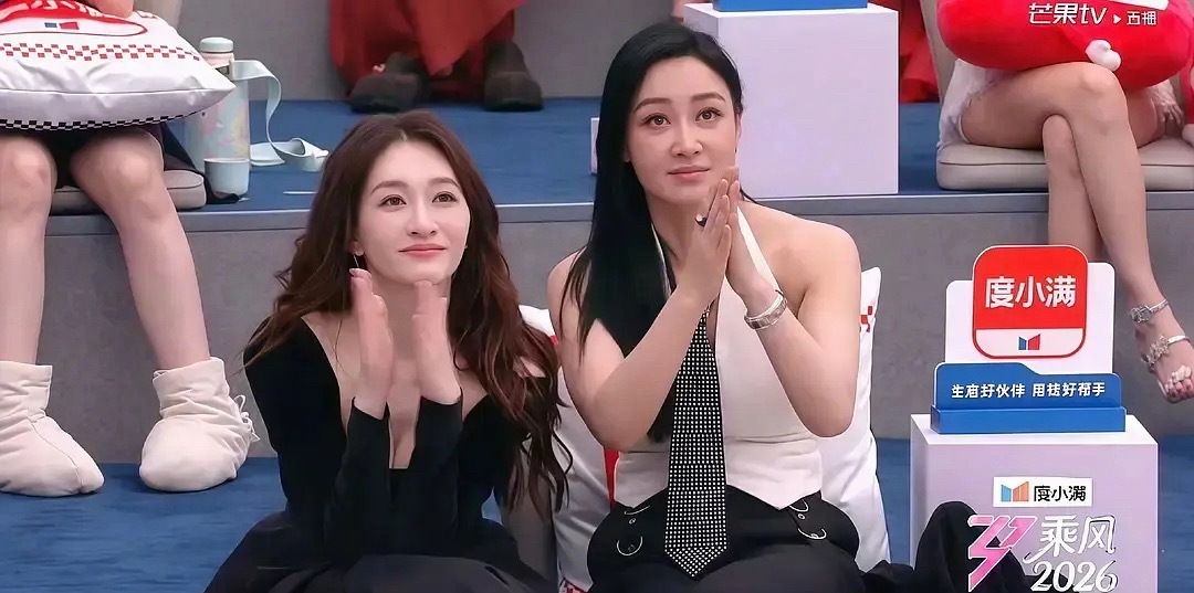 吹冷白皮的都来看看李小冉这才是真正的冷白皮，不公平，这个世界不公平