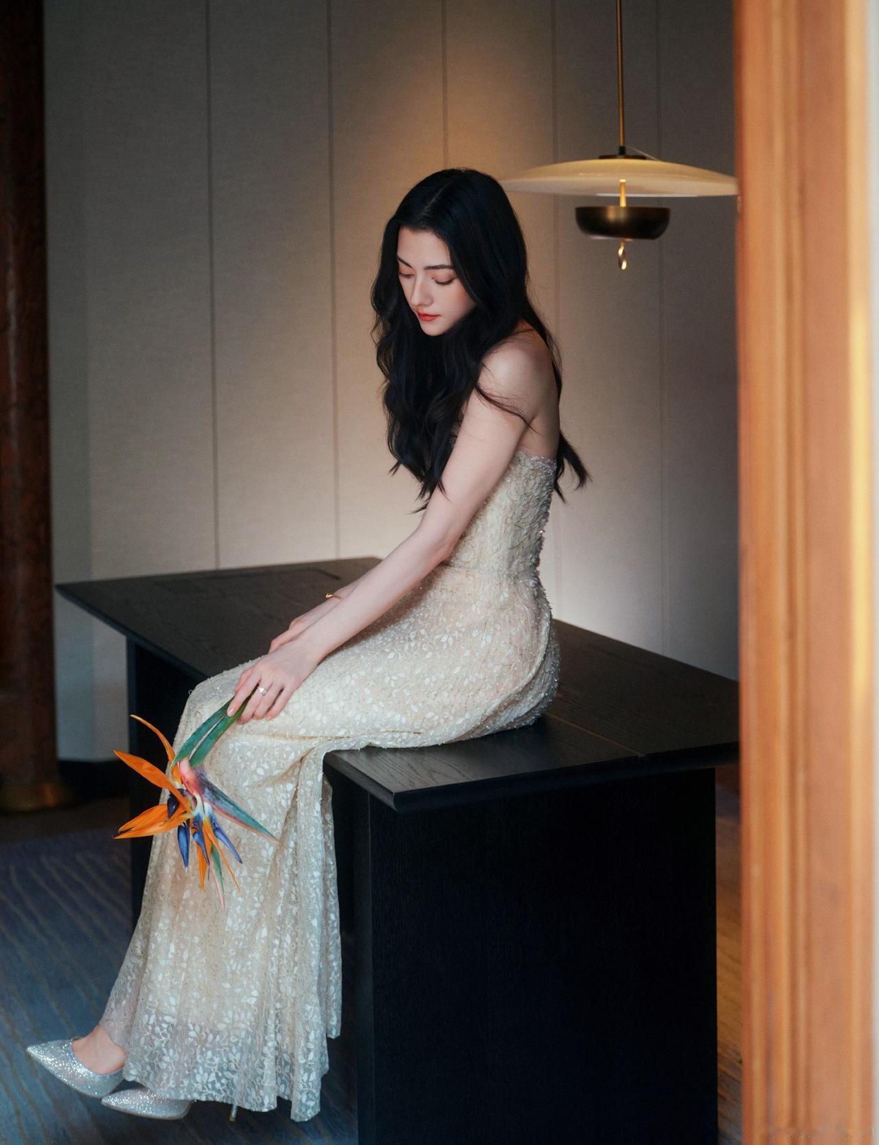 娜娜妩媚动人[滑稽笑]娜然