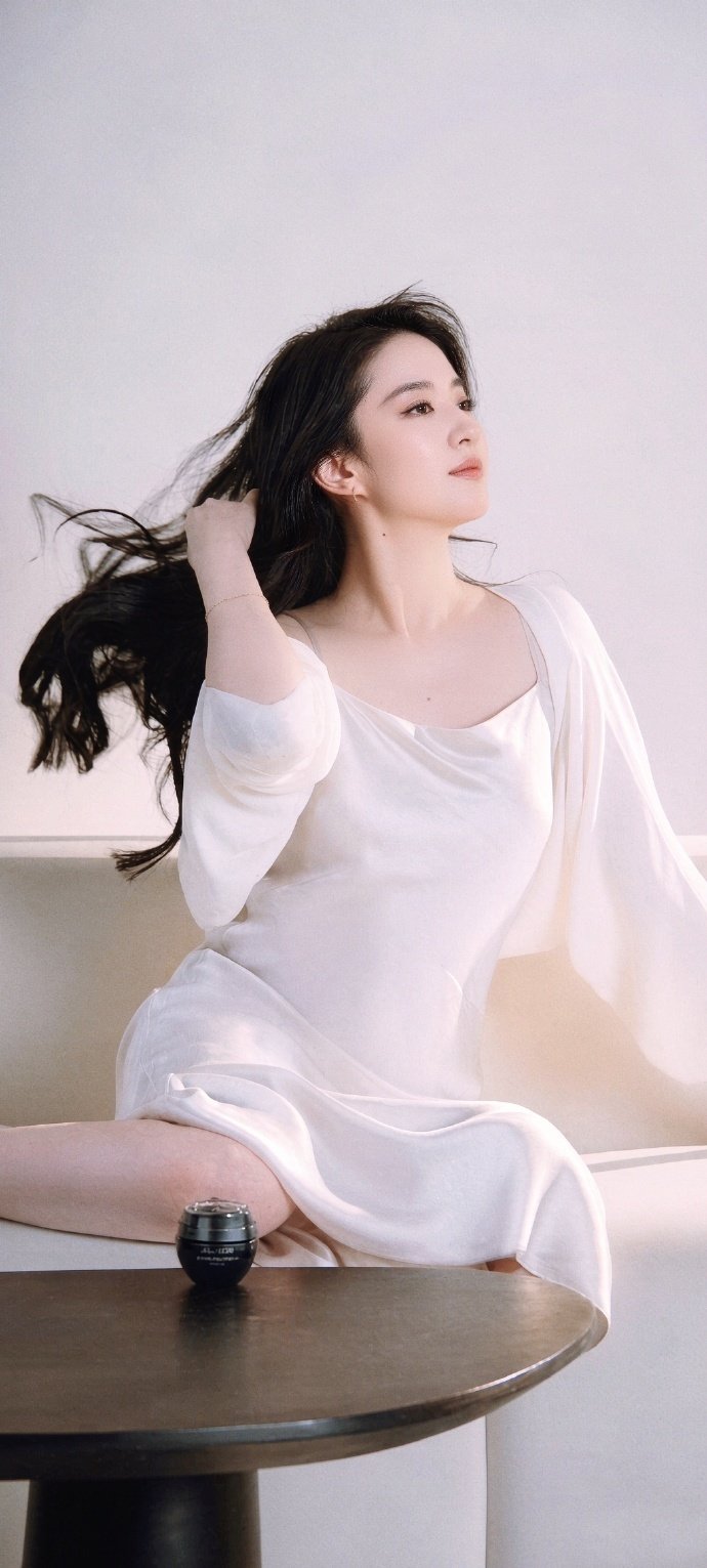 #刘亦菲#绝世容颜，连梦里都在反复欣赏[爱心][爱心][爱心]​