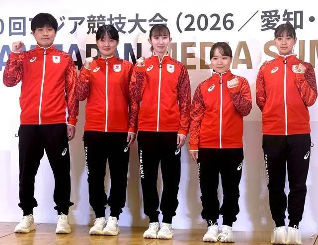 【日媒】早田希娜：上届两项赛事都只拿到银牌，心中满是不甘，这一次全力以赴冲击金牌。主场作战，压力客观